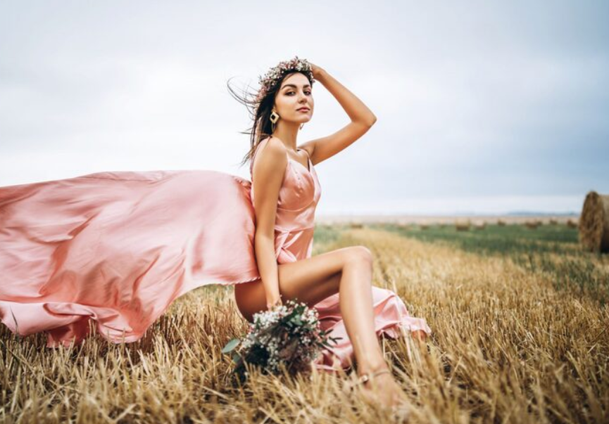 The Sheen Showdown: How to Choose Between Charmeuse and Satin