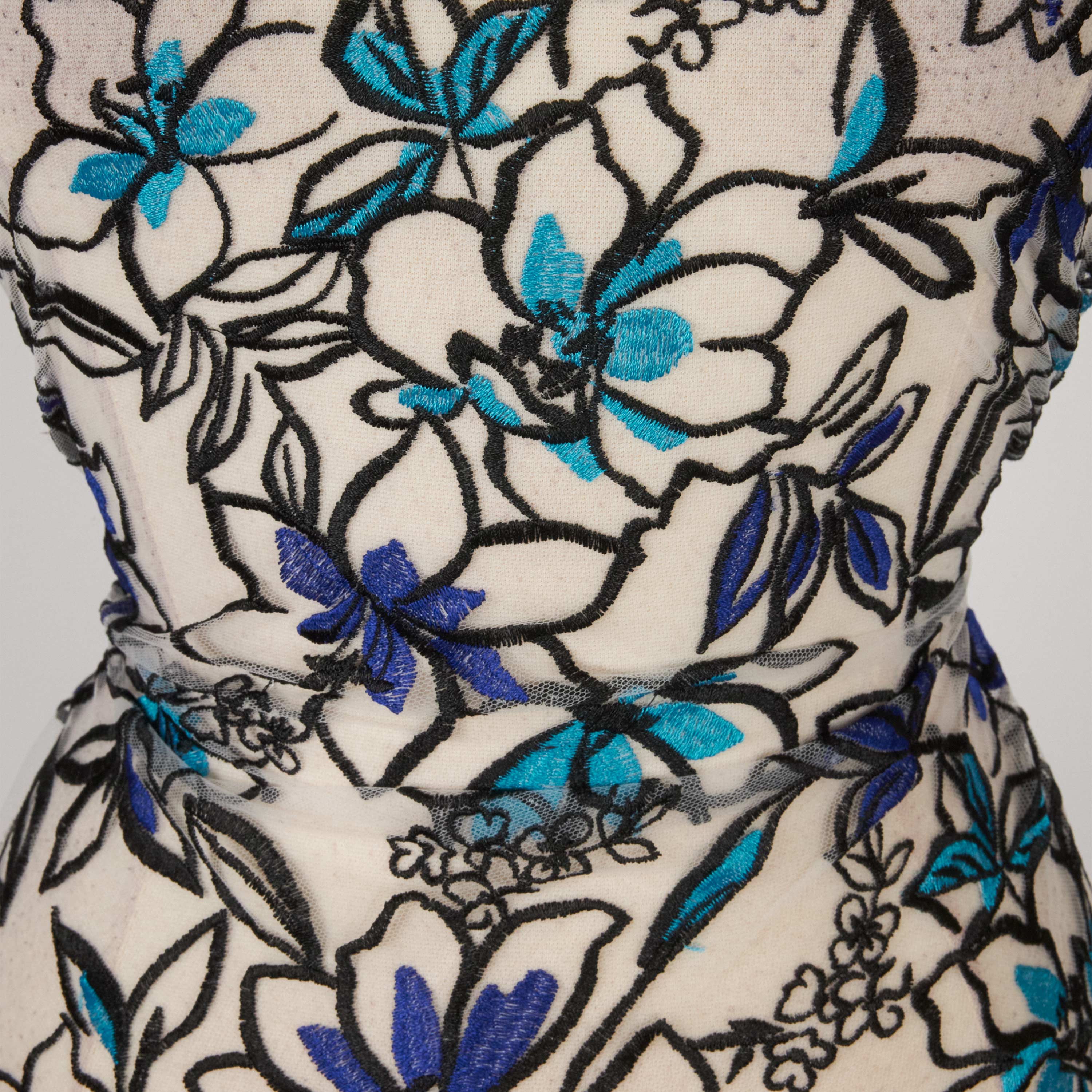 #color_IVORY/BLACK/BLUE
