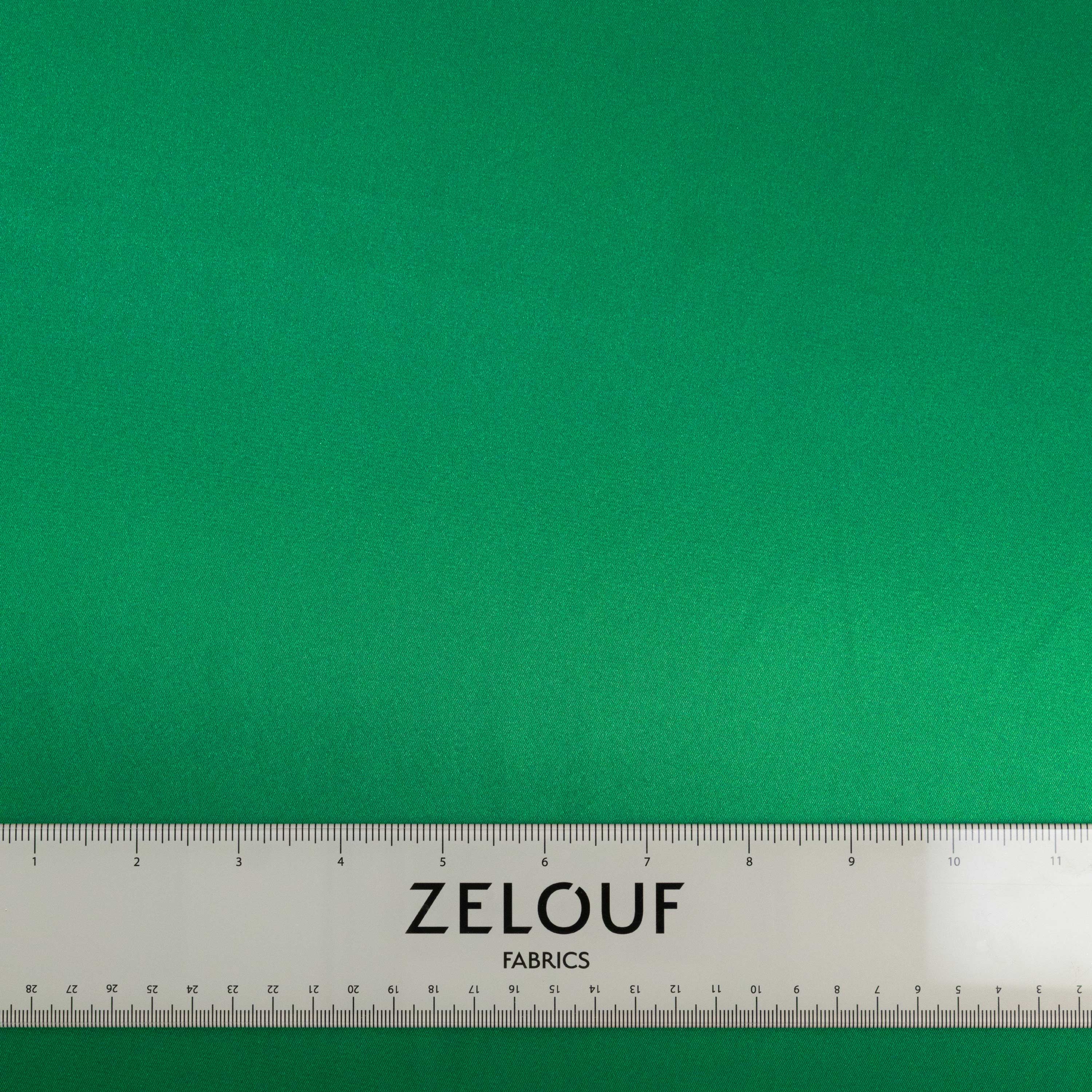 #color_LUNAR EMERALD