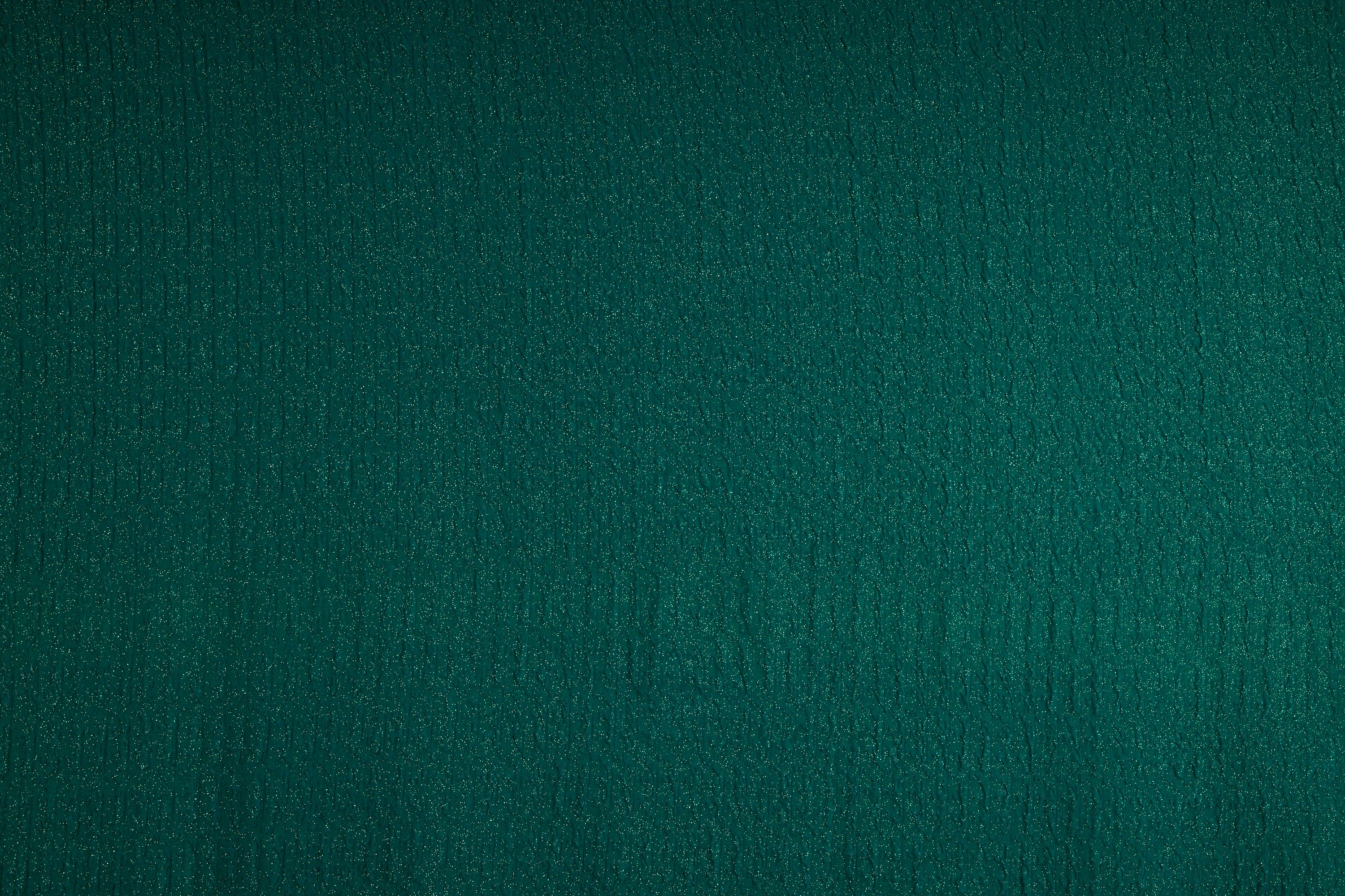 #color_ARRESTING EMERALD