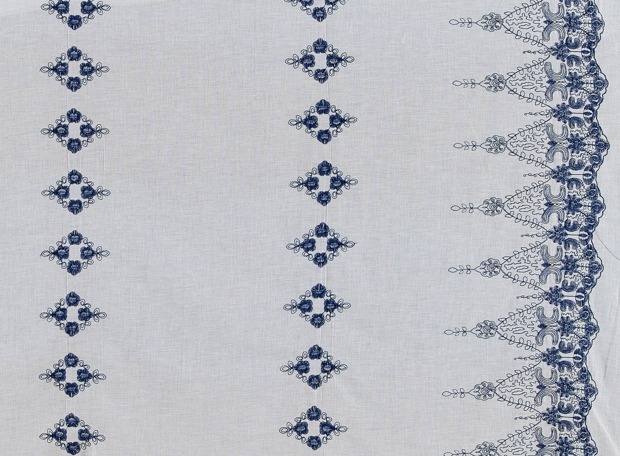 #color_141 IVORY/NAVY