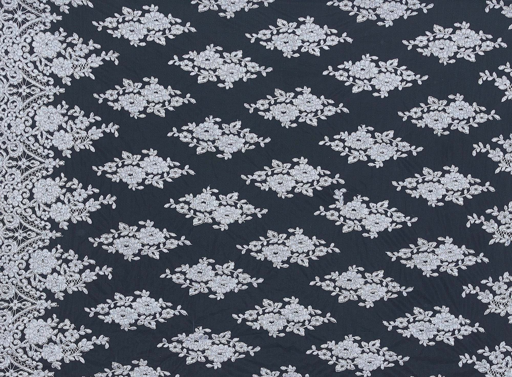 #color_AUDACIOUS SILVER