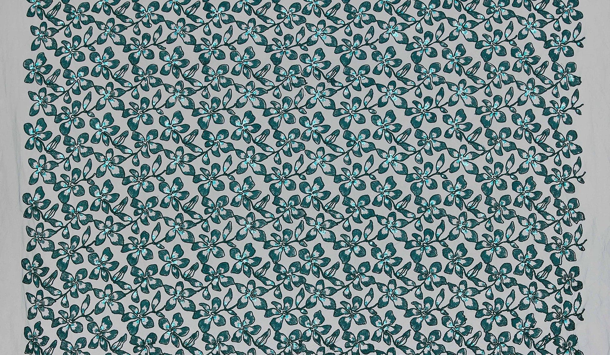 #color_ARRESTING EMERALD