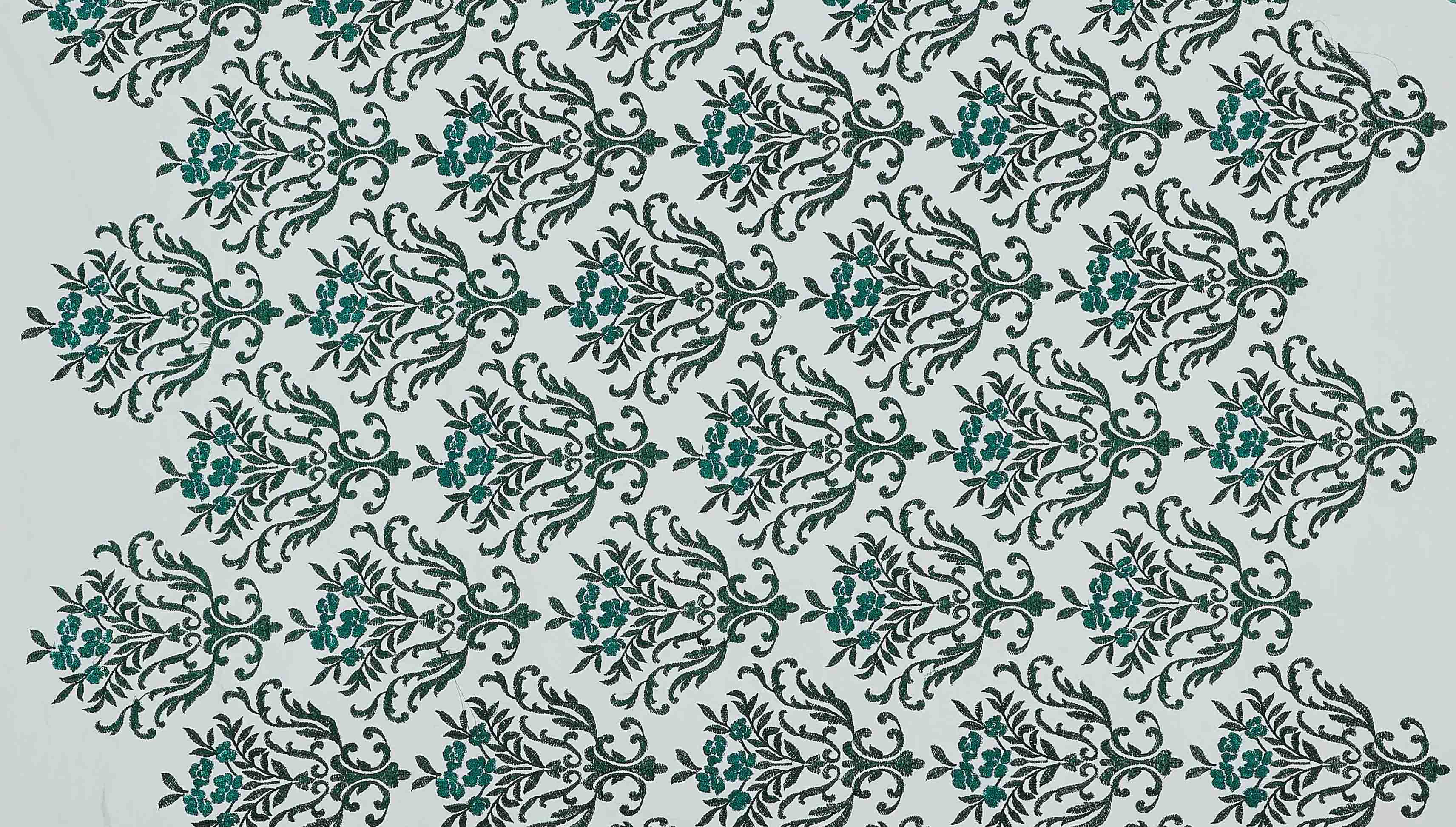 #color_ARRESTING EMERALD