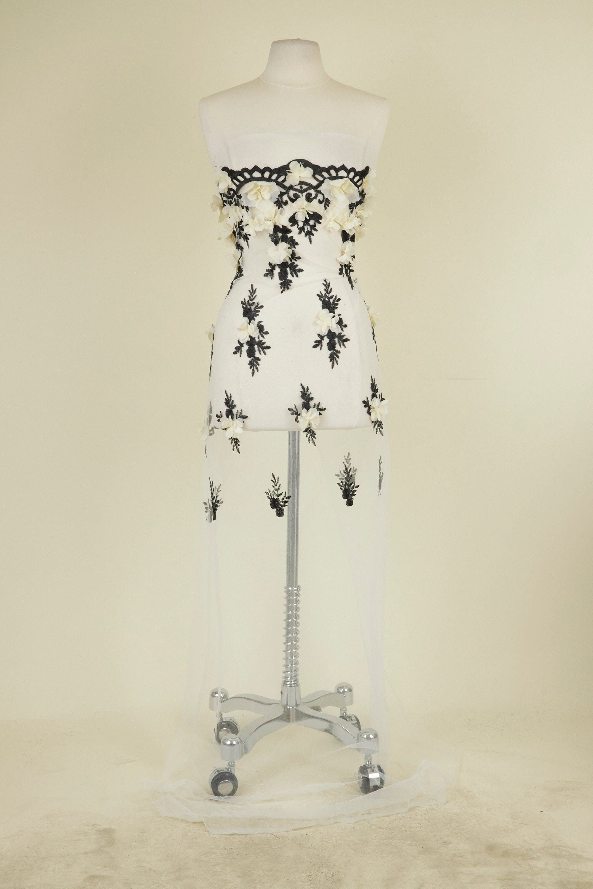 #color_IVORY/BLACK