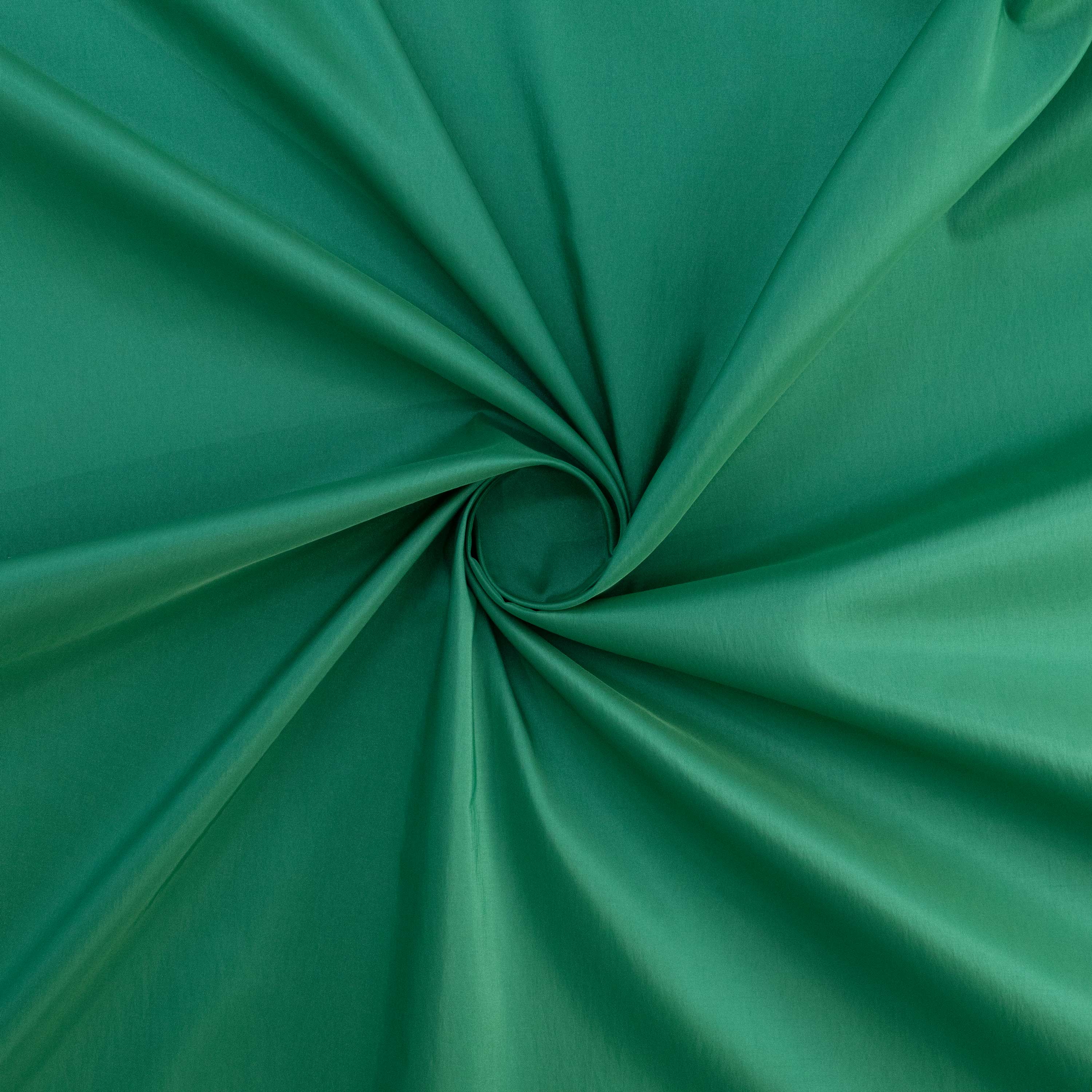 #color_BRILLIANT EMERALD