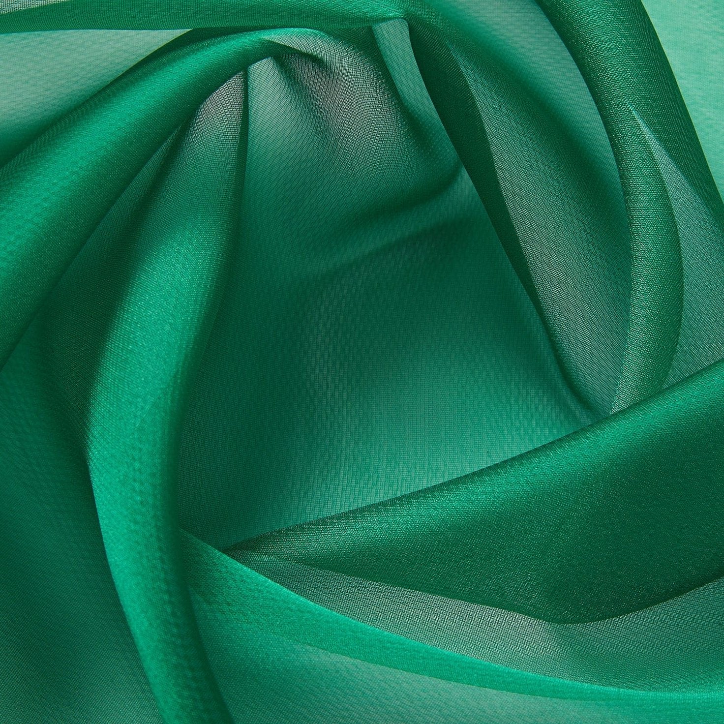 #color_STUNNING EMERALD